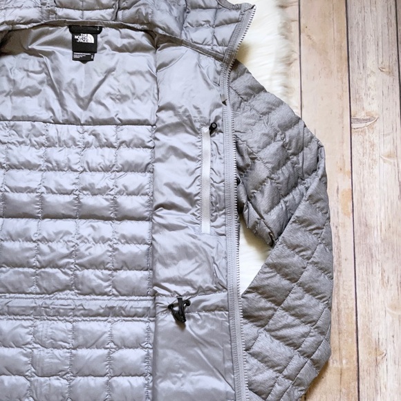 The North Face Women’s ThermoBall Eco Parka 2 - Picture 5 of 9